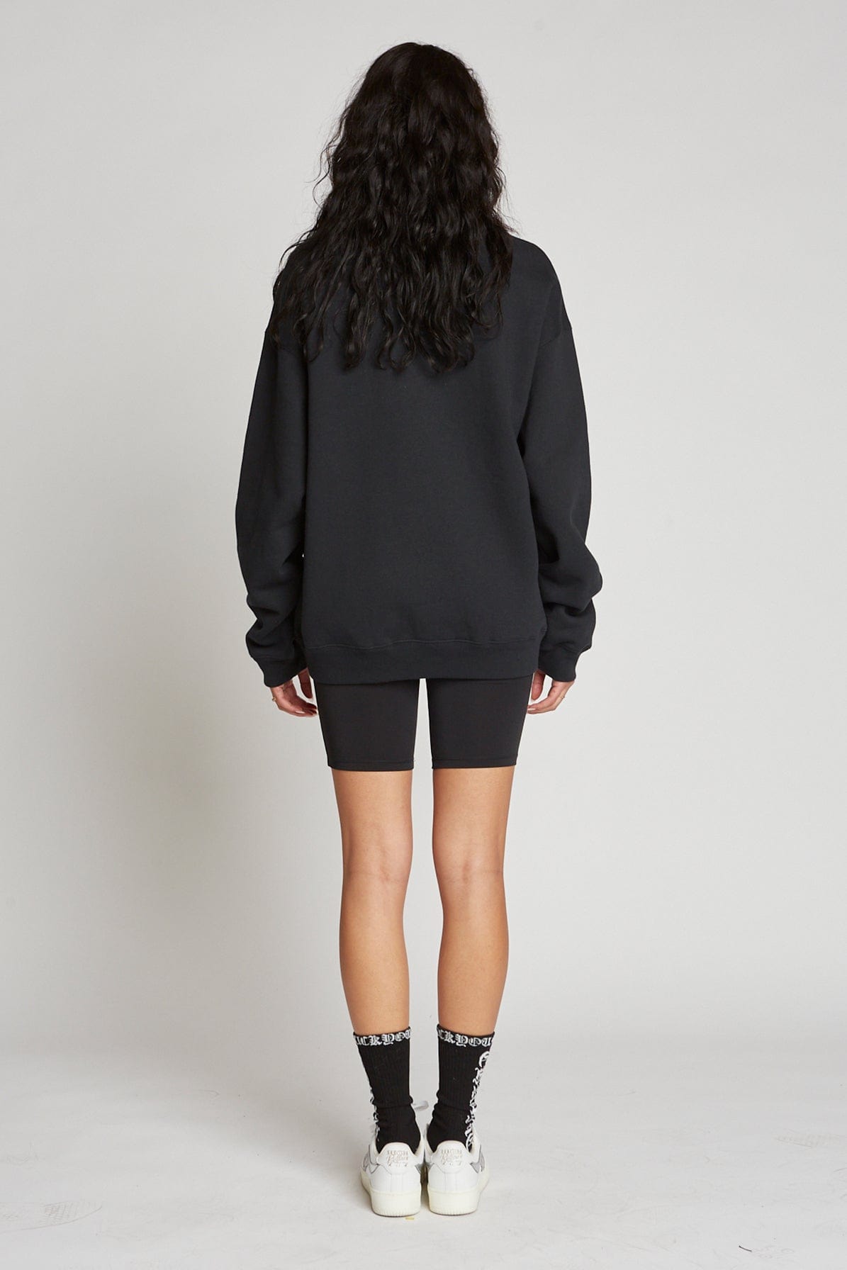 Heavyweight Organic Cotton Crewneck Sweatshirt with Side Pockets Classic Fit