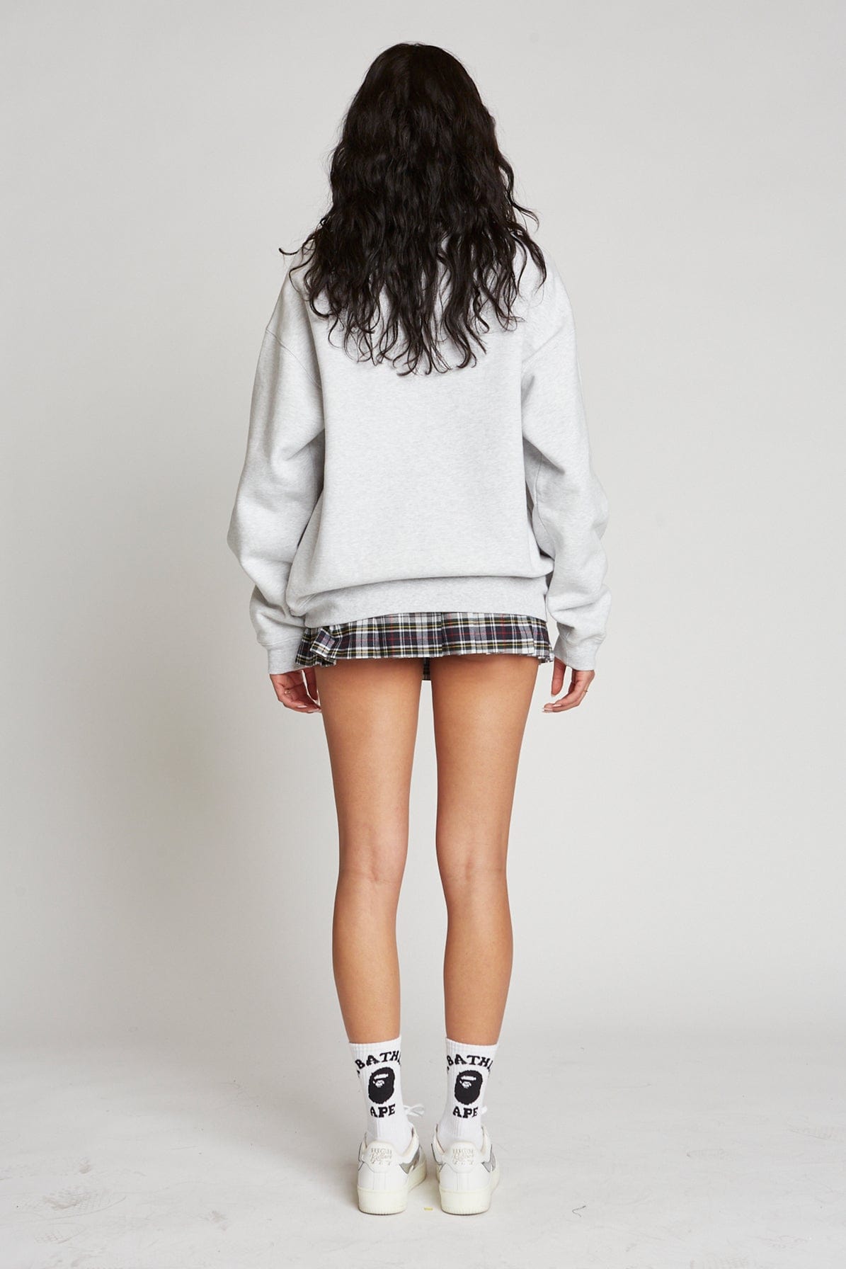 Heavyweight Organic Cotton Crewneck Sweatshirt with Side Pockets Classic Fit