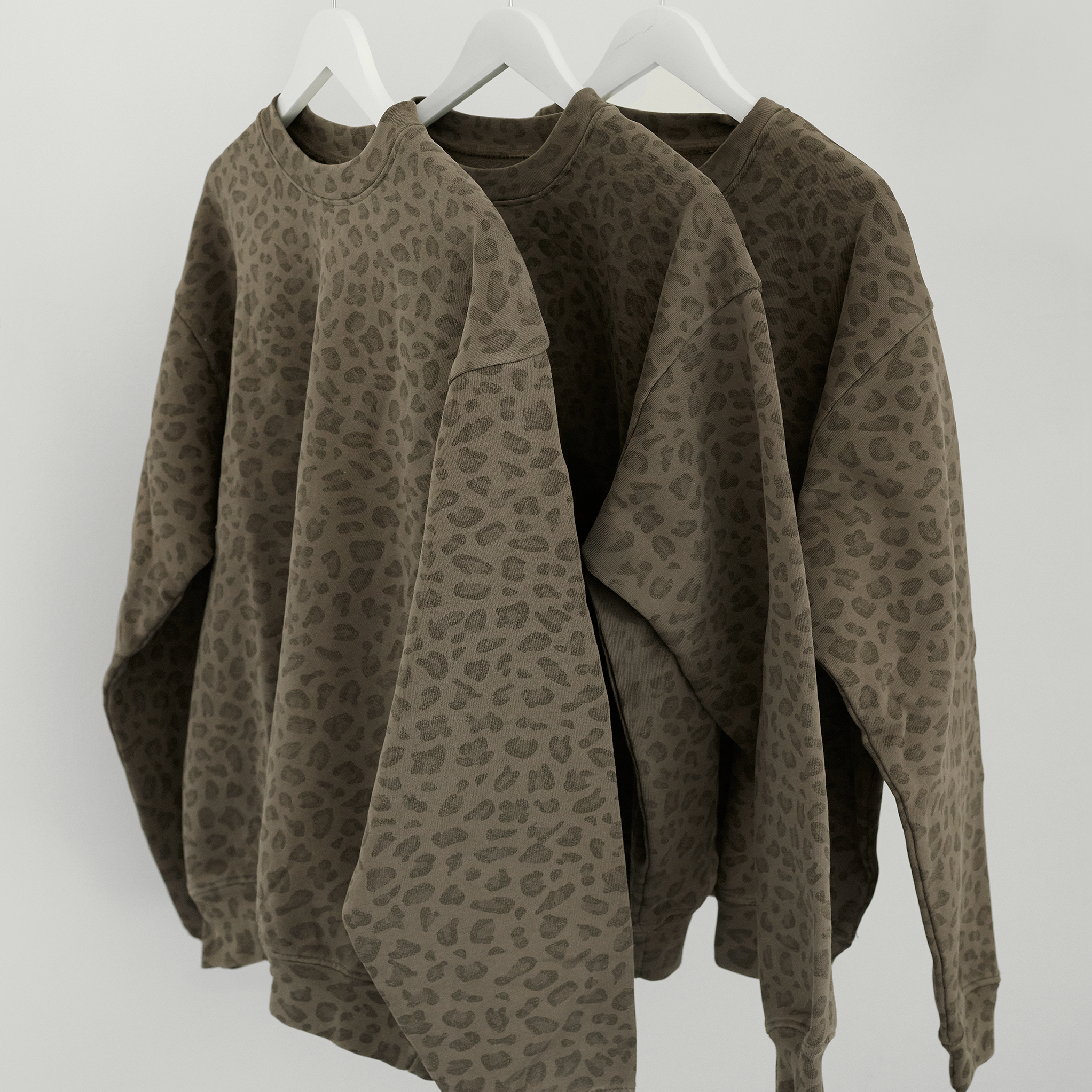 Premium 15oz Heavyweight Cotton Fleece Crewneck Sweatshirt - Oversized Drop Shoulder Design