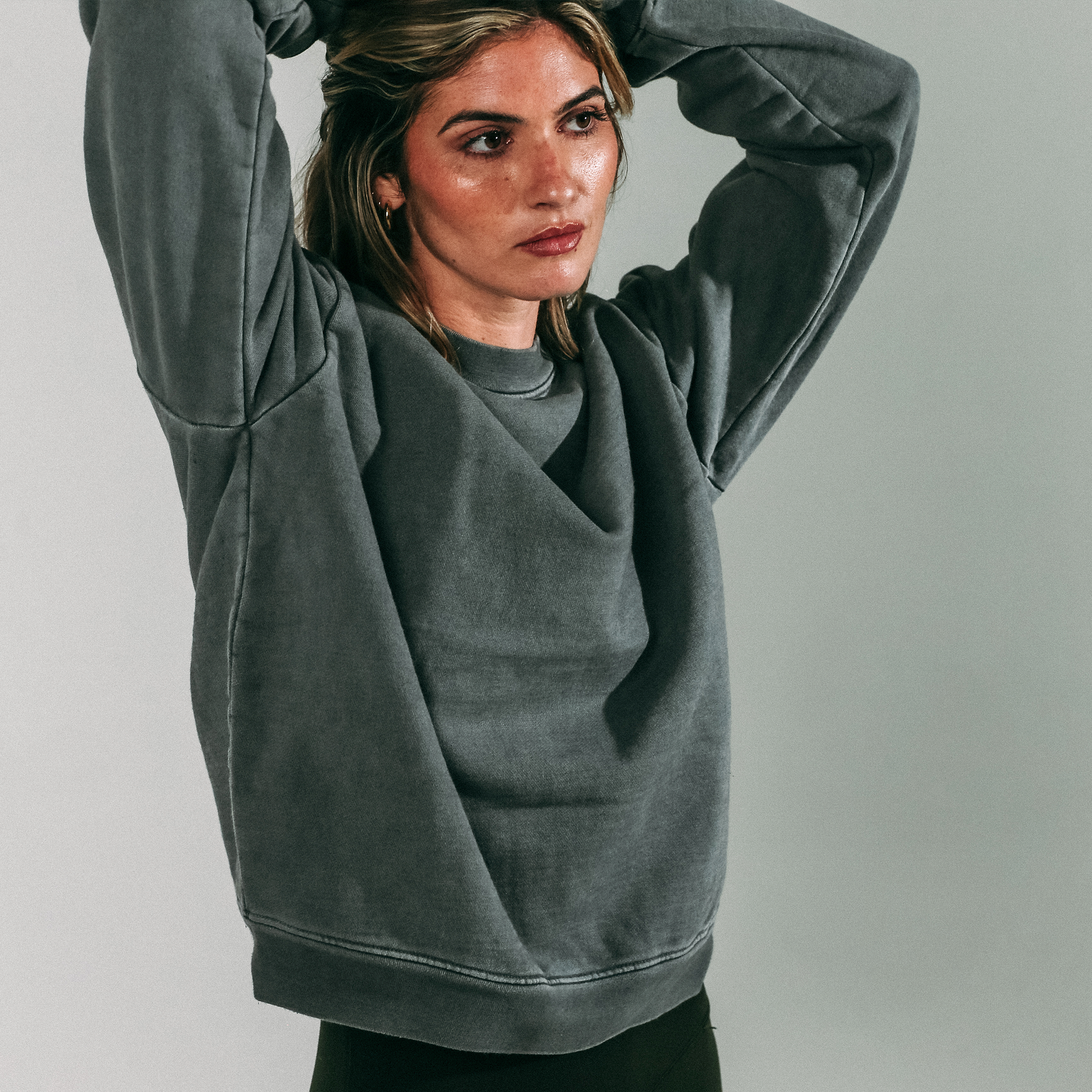 Premium 15oz Heavyweight Cotton Fleece Crewneck Sweatshirt - Oversized Drop Shoulder Design