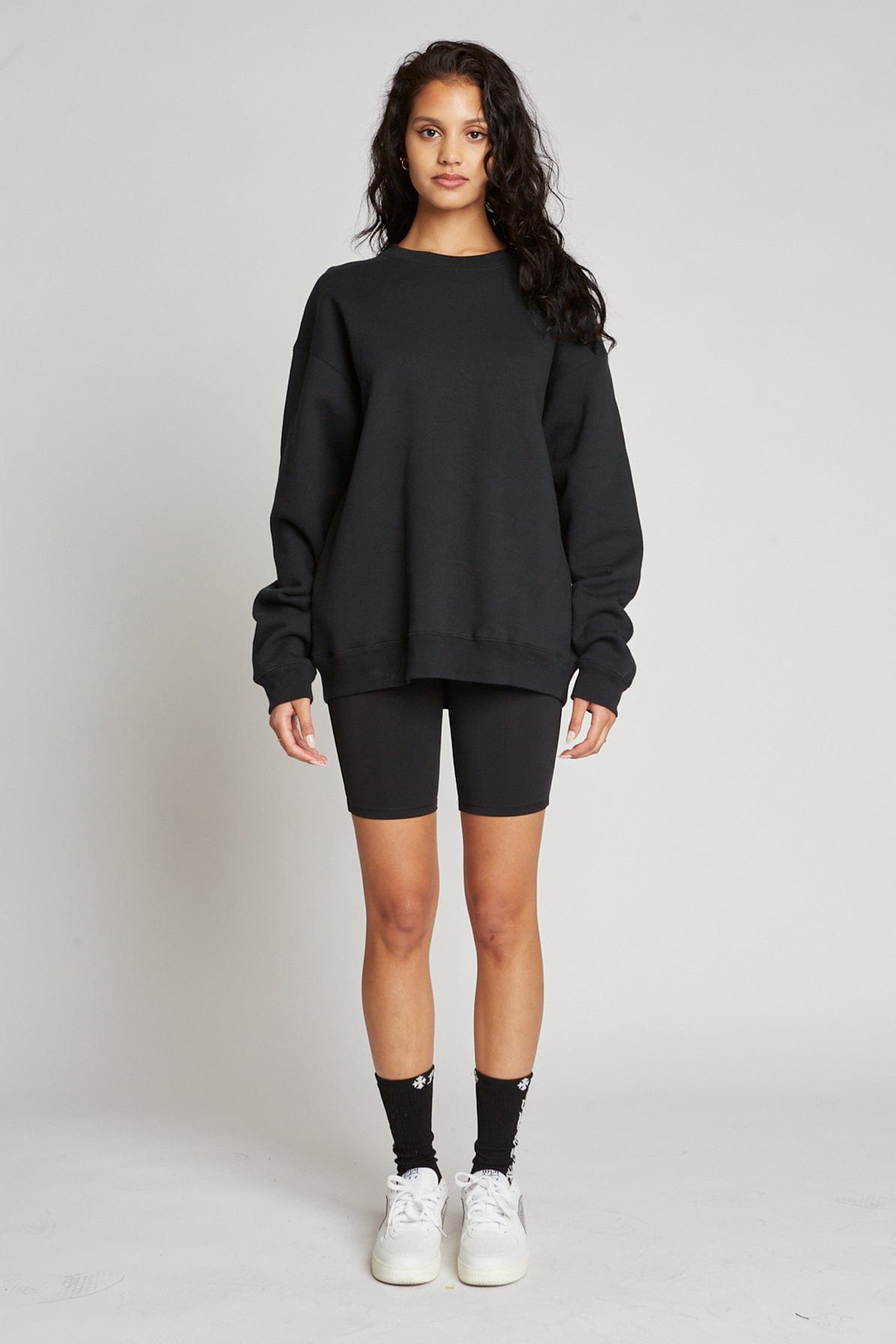Heavyweight Organic Cotton Crewneck Sweatshirt with Side Pockets Classic Fit