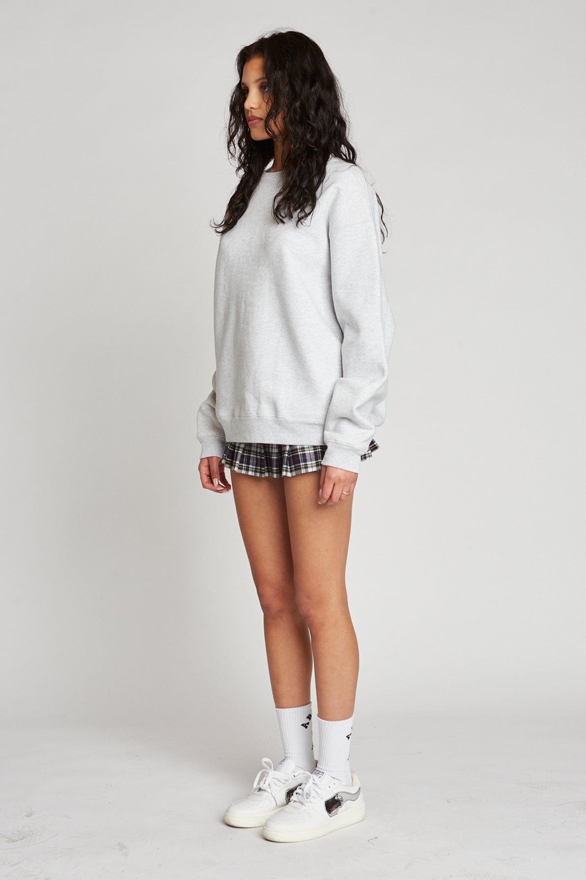 Heavyweight Organic Cotton Crewneck Sweatshirt with Side Pockets Classic Fit