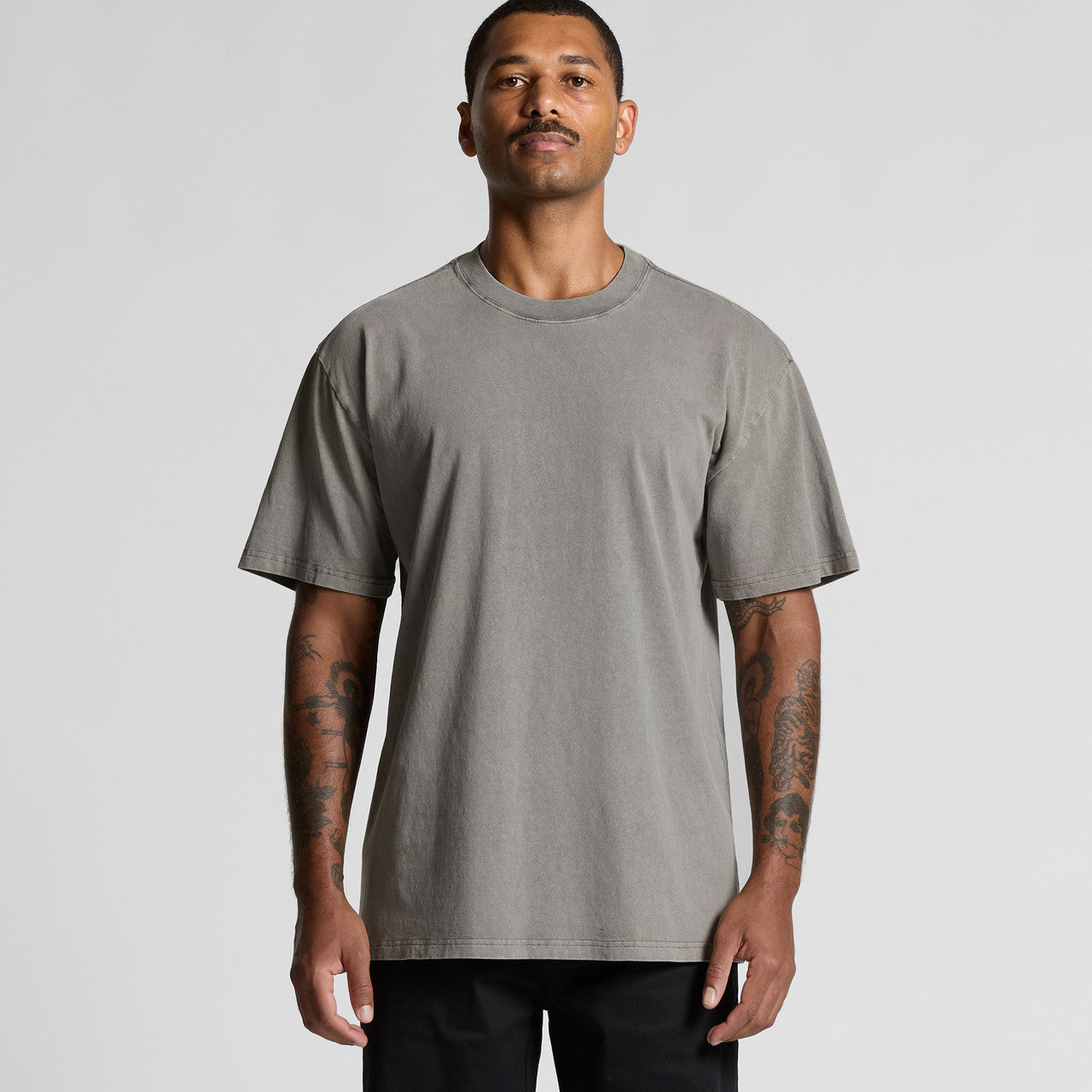 Men's Heavyweight Faded Cotton Tee: Relaxed Fit, Durable, Garment Dyed Style